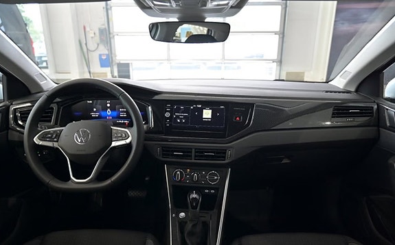 Volkswagen Polo 9 of 18