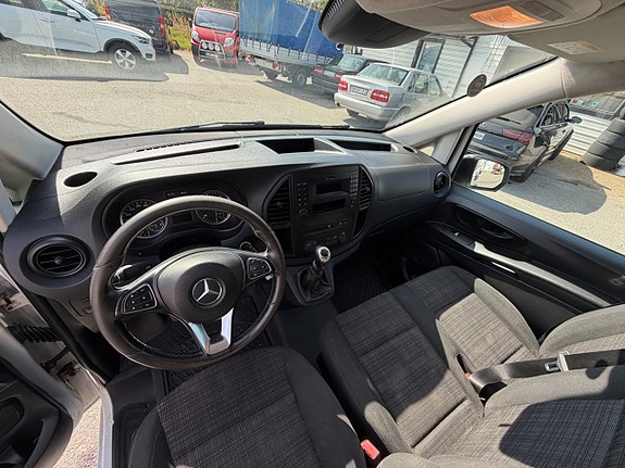Mercedes-Benz Vito 111 11 of 14