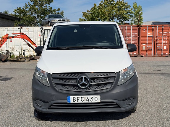 Mercedes-Benz Vito 111 12 of 14