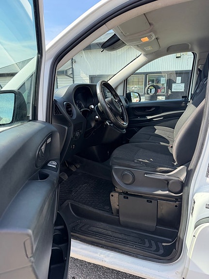 Mercedes-Benz Vito 111 8 of 14
