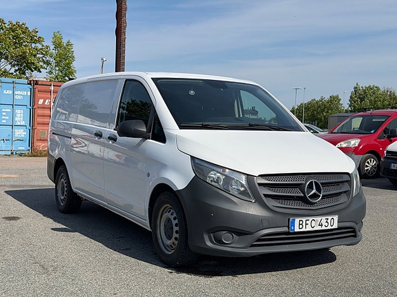 Mercedes-Benz Vito 111 2 of 14