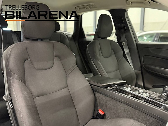 Volvo XC60 14 of 26