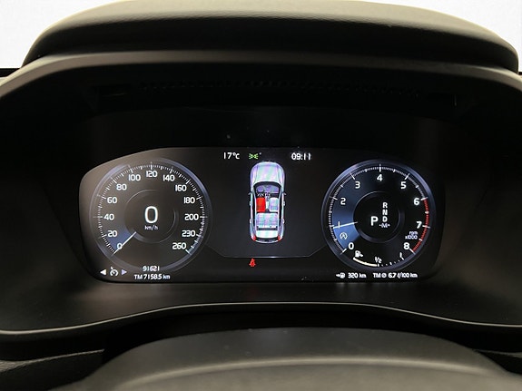 Volvo XC40 16 of 30