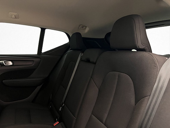 Volvo XC40 15 of 30
