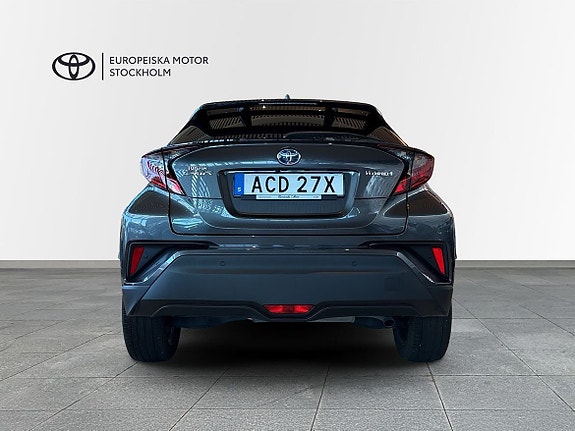 Toyota C-HR 5 of 11