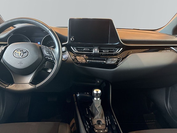 Toyota C-HR 9 of 11