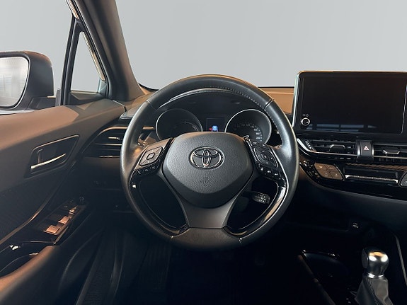Toyota C-HR 10 of 11