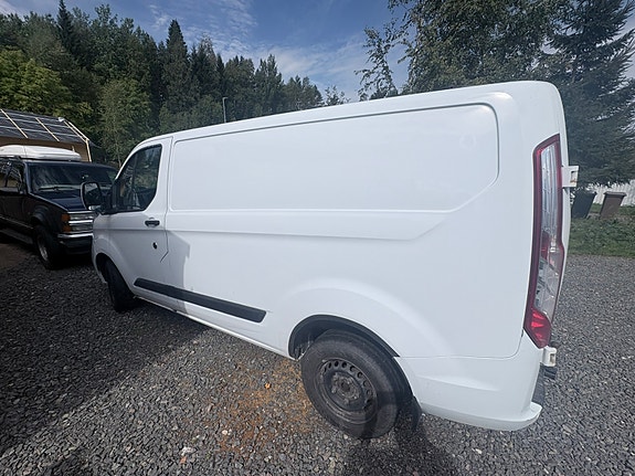 Ford Transit Custom 2 of 5
