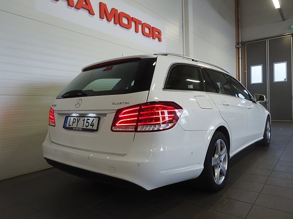 Mercedes-Benz E220 6 of 23