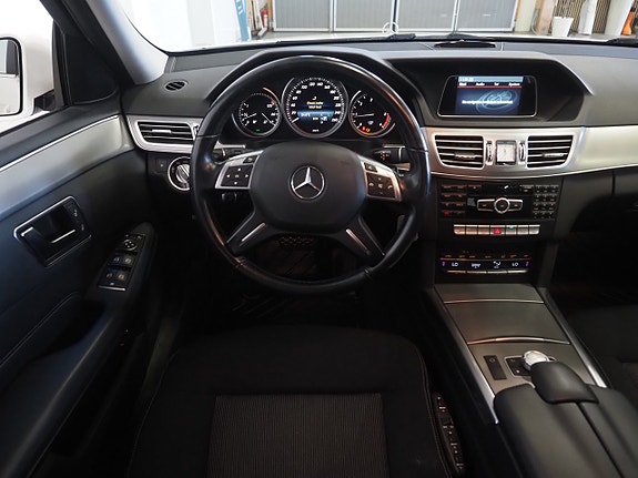 Mercedes-Benz E220 15 of 23