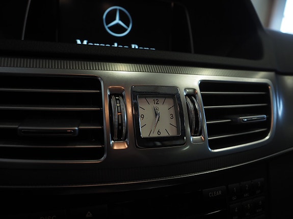 Mercedes-Benz E220 22 of 23