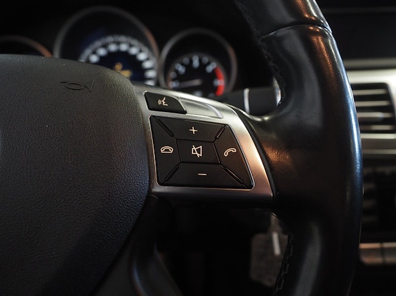 Mercedes-Benz E220 20 of 23
