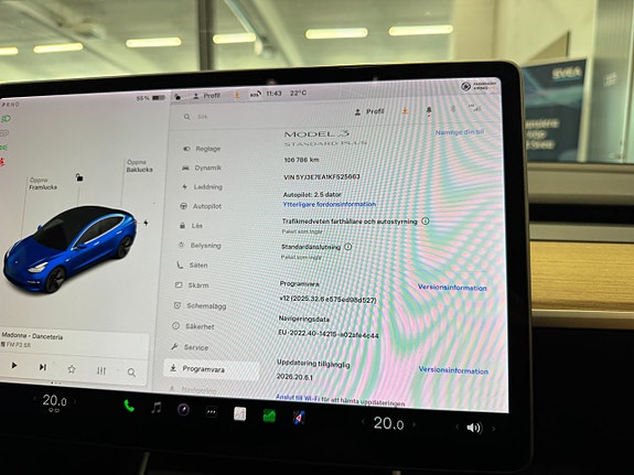 Tesla Model 3 16 of 21