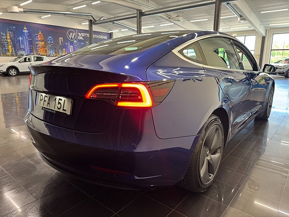 Tesla Model 3 6 of 21