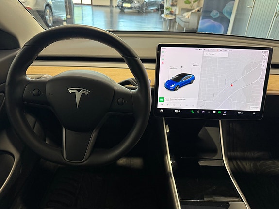 Tesla Model 3 13 of 21