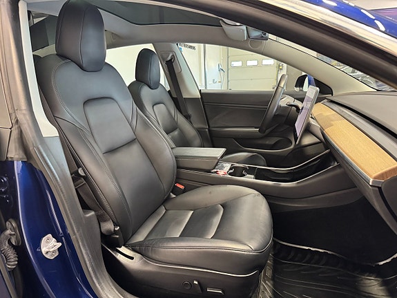 Tesla Model 3 12 of 21