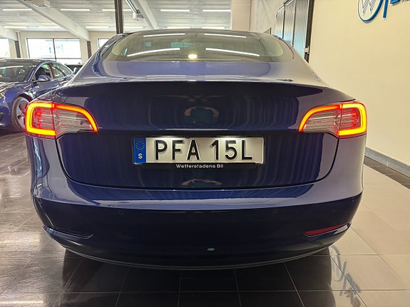 Tesla Model 3 7 of 21