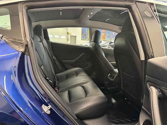 Tesla Model 3 11 of 21