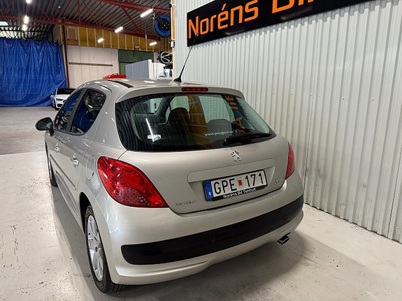 Peugeot 207 4 of 12