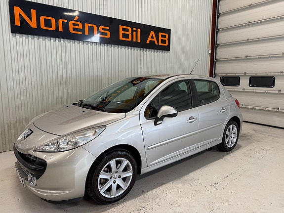 Peugeot 207 2 of 12