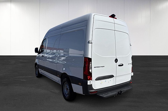 Mercedes-Benz Sprinter 317 4 of 18