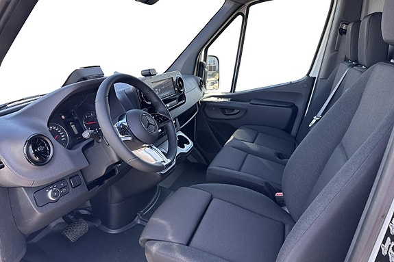 Mercedes-Benz Sprinter 317 12 of 18