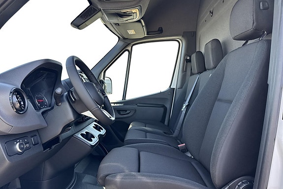 Mercedes-Benz Sprinter 317 13 of 18