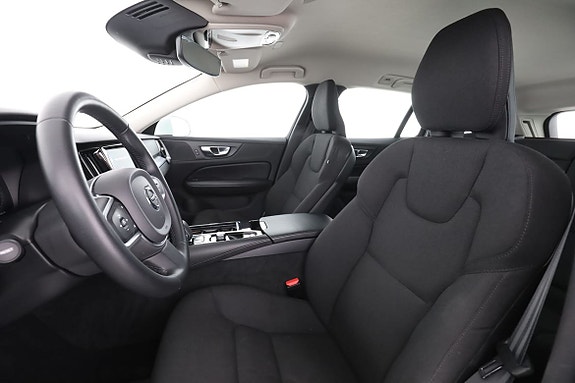 Volvo V60 11 of 30