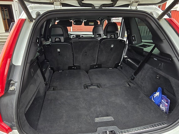 Volvo XC90 7 of 10