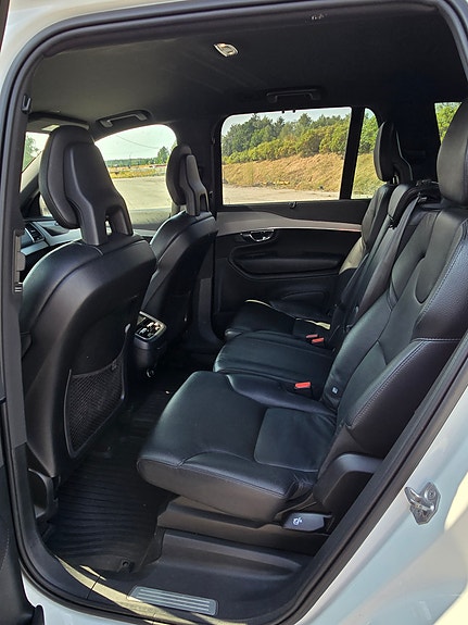 Volvo XC90 8 of 10
