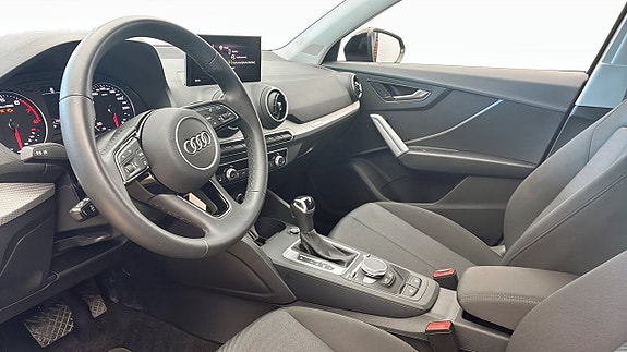 Audi Q2 7 of 12