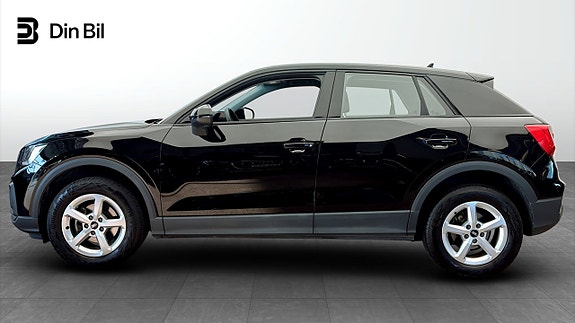 Audi Q2 2 of 12