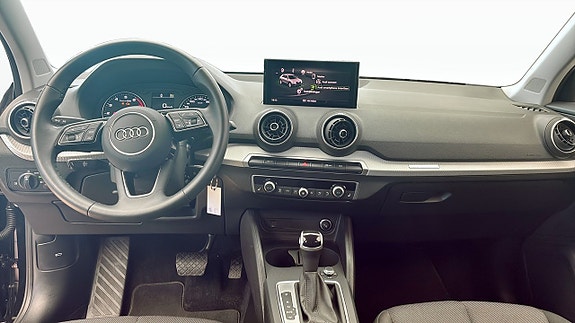 Audi Q2 10 of 12