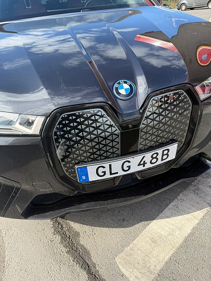 BMW iX 5 of 6