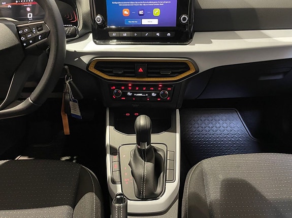 Seat Arona 11 of 15