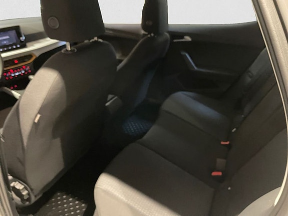Seat Arona 12 of 15