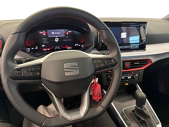 Seat Arona 11 of 17