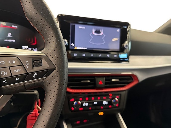 Seat Arona 13 of 17
