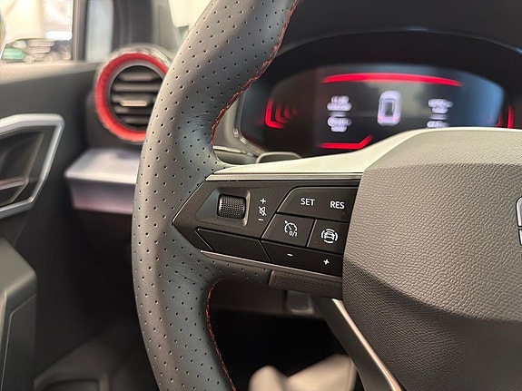 Seat Arona 14 of 17