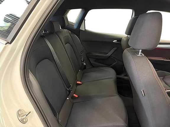 Seat Arona 16 of 17