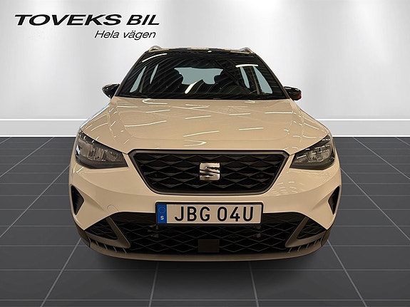 Seat Arona 8 of 17