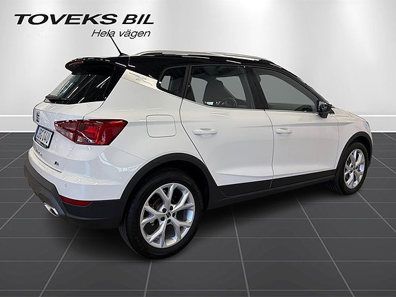 Seat Arona 3 of 17