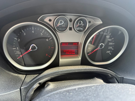 Ford Focus 7 of 9