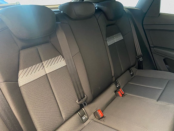Audi Q4 e-tron 12 of 14