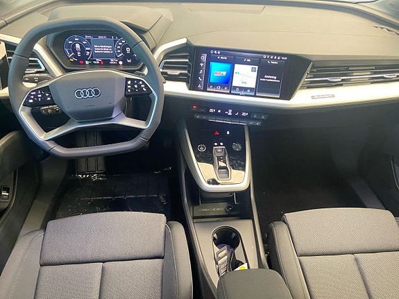 Audi Q4 e-tron 9 of 14