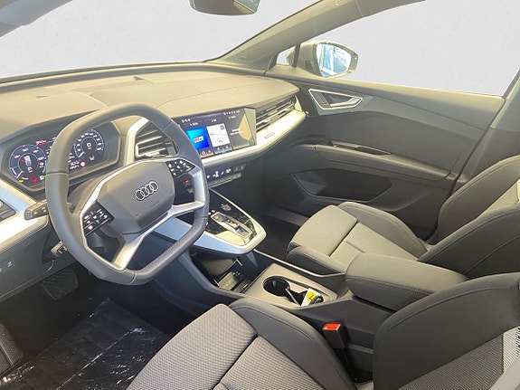 Audi Q4 e-tron 7 of 14