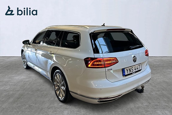 Volkswagen Passat 3 of 26