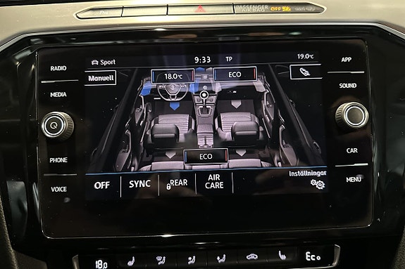 Volkswagen Passat 22 of 26