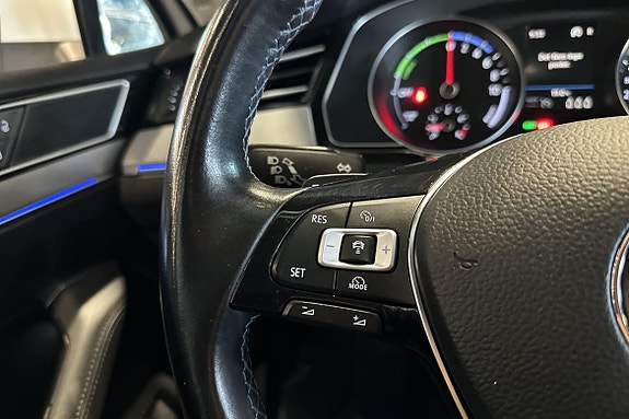 Volkswagen Passat 25 of 26