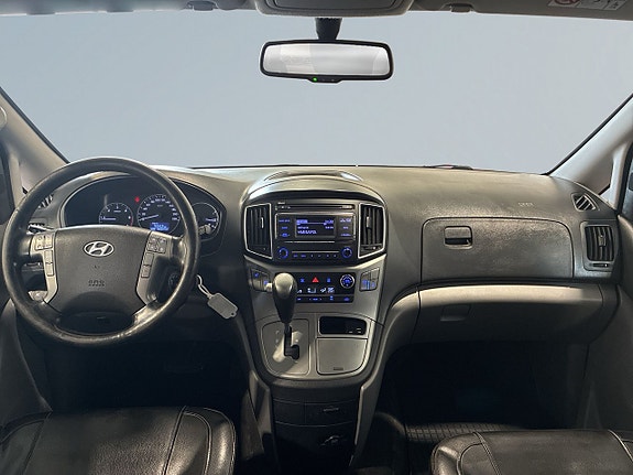 Hyundai H-1 8 of 21